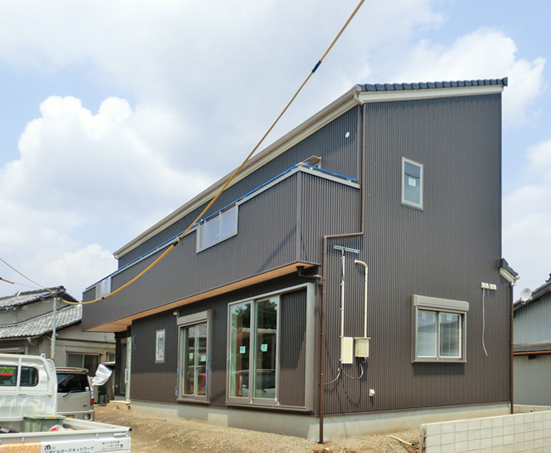 西尾市：ロフトがあるスタイリッシュでおしゃれな2階建て住宅の間取り　（延床面積48坪）